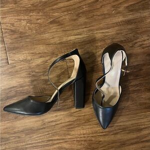 Dream Pairs Black High Heeled Pumps with Ankle Strap
